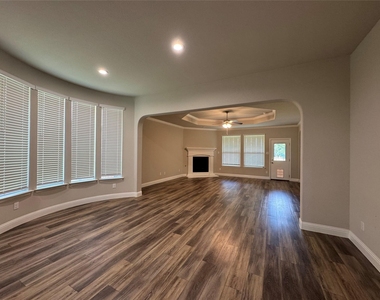 216 Missler Drive - Photo Thumbnail 7