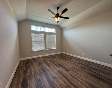 216 Missler Drive - Photo Thumbnail 3
