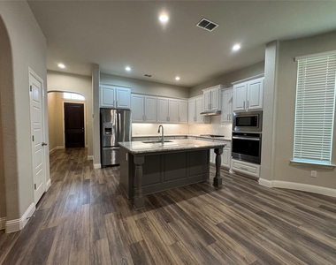 216 Missler Drive - Photo Thumbnail 5