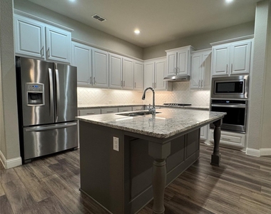 216 Missler Drive - Photo Thumbnail 4
