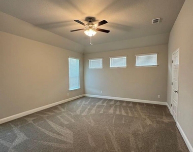 216 Missler Drive - Photo Thumbnail 10