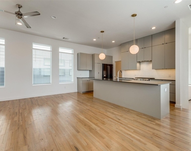 1715 Bennett Avenue - Photo Thumbnail 39