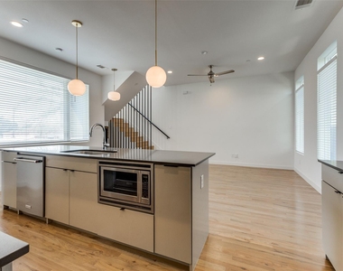 1715 Bennett Avenue - Photo Thumbnail 22