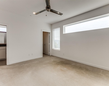 1715 Bennett Avenue - Photo Thumbnail 7