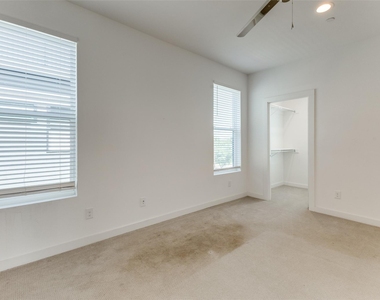 1715 Bennett Avenue - Photo Thumbnail 28