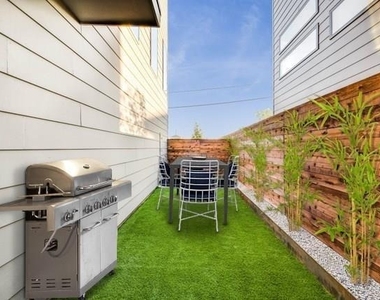 1715 Bennett Avenue - Photo Thumbnail 15