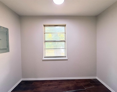 4026 Dixon Circle - Photo Thumbnail 18