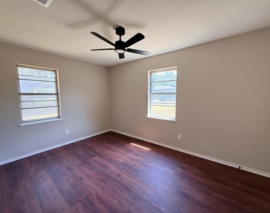 4026 Dixon Circle - Photo Thumbnail 5