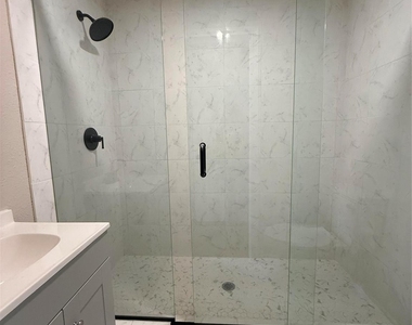 4026 Dixon Circle - Photo Thumbnail 12