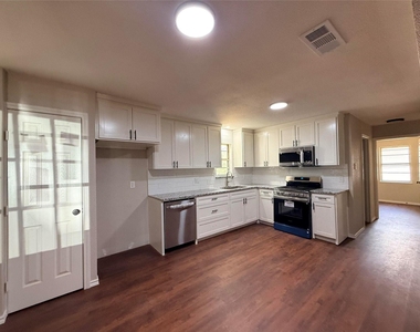 4026 Dixon Circle - Photo Thumbnail 15