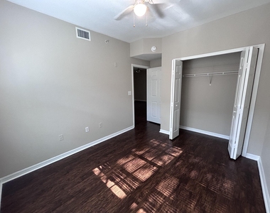 15125 Michelangelo Boulevard - Photo Thumbnail 9