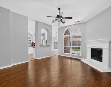 13237 Janet Drive - Photo Thumbnail 3