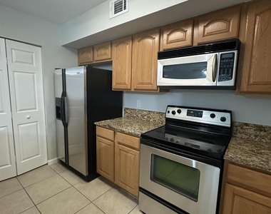 291 Sw Palm Drive - Photo Thumbnail 9