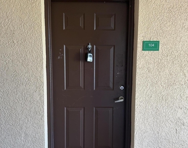 291 Sw Palm Drive - Photo Thumbnail 3