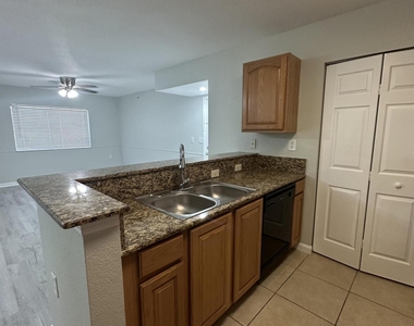 291 Sw Palm Drive - Photo Thumbnail 13