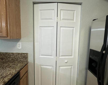 291 Sw Palm Drive - Photo Thumbnail 10