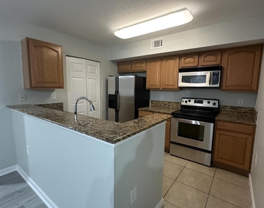 291 Sw Palm Drive - Photo Thumbnail 8