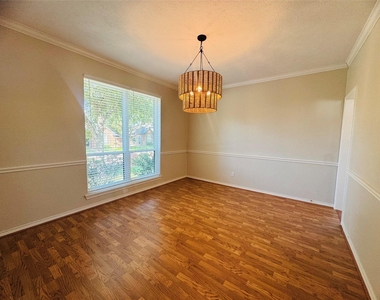 3116 Oak Drive - Photo Thumbnail 4
