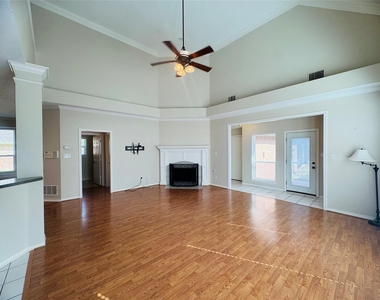 3116 Oak Drive - Photo Thumbnail 6