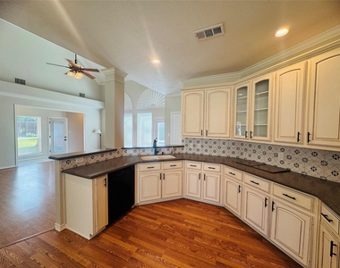 3116 Oak Drive - Photo Thumbnail 14