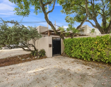 1201 Se 2nd Street - Photo Thumbnail 5