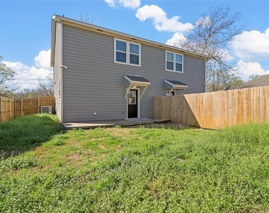 529-531 E Ball Street - Photo Thumbnail 15