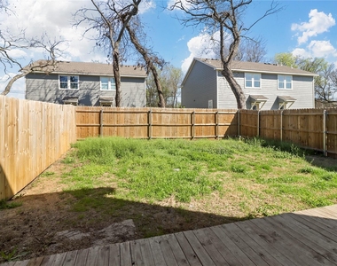529-531 E Ball Street - Photo Thumbnail 16