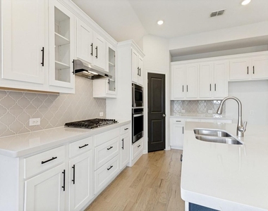 1520 Eleanor Drive - Photo Thumbnail 8