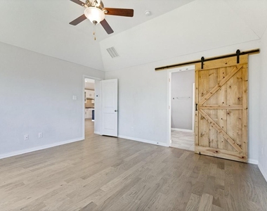 1520 Eleanor Drive - Photo Thumbnail 9
