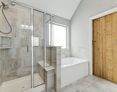 1520 Eleanor Drive - Photo Thumbnail 14