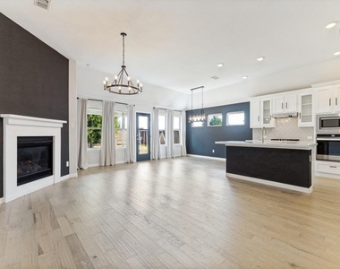 1520 Eleanor Drive - Photo Thumbnail 4