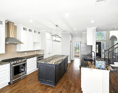 9808 Enmore Lane - Photo Thumbnail 10