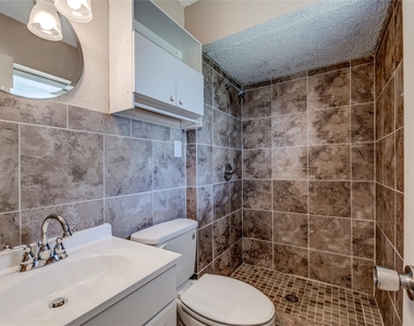 638 Cranbrook Park - Photo Thumbnail 6