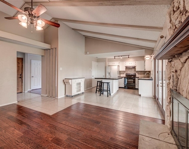 638 Cranbrook Park - Photo Thumbnail 13