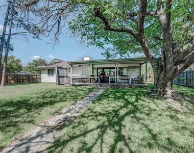 638 Cranbrook Park - Photo Thumbnail 1