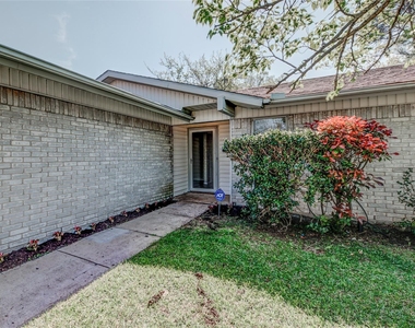 638 Cranbrook Park - Photo Thumbnail 19
