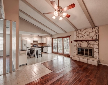 638 Cranbrook Park - Photo Thumbnail 14