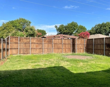 1304 Rosewood Lane - Photo Thumbnail 10