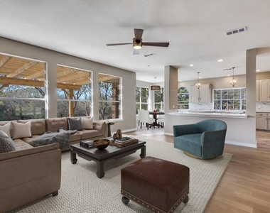 2822 Roundrock - Photo Thumbnail 12
