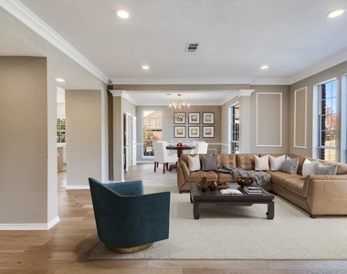 2822 Roundrock - Photo Thumbnail 7