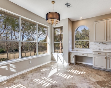 2822 Roundrock - Photo Thumbnail 11