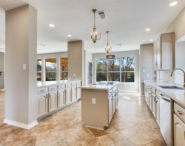 2822 Roundrock - Photo Thumbnail 10