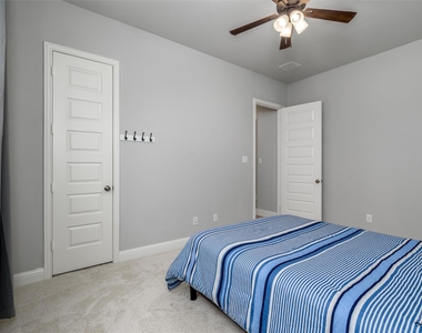 4031 Blue Sage Drive - Photo Thumbnail 18