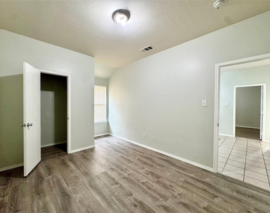 2812 Park Place Drive - Photo Thumbnail 35