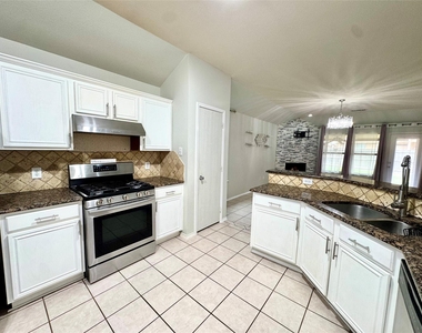 2812 Park Place Drive - Photo Thumbnail 19