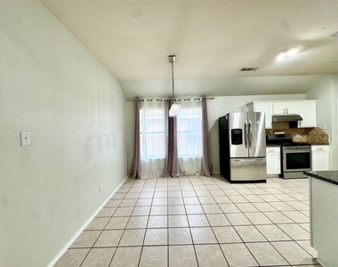 2812 Park Place Drive - Photo Thumbnail 12