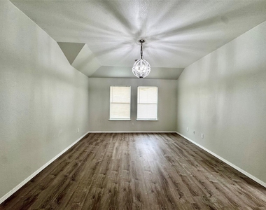 2812 Park Place Drive - Photo Thumbnail 23