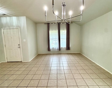 2812 Park Place Drive - Photo Thumbnail 7