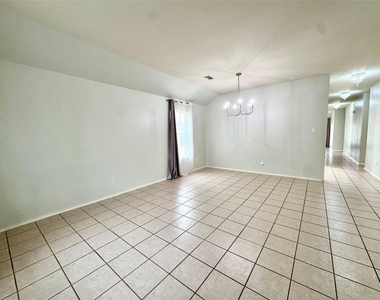 2812 Park Place Drive - Photo Thumbnail 9