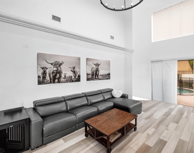 5705 Nw 42nd Court - Photo Thumbnail 9
